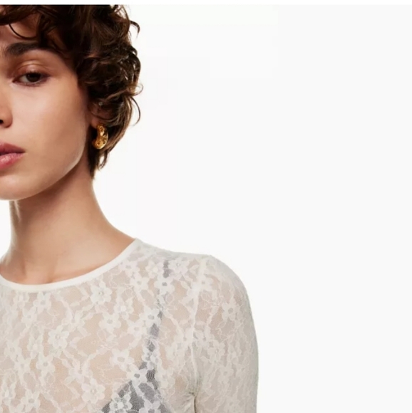 💰3/$30Lacey White long sleeve top - Picture 4 of 7